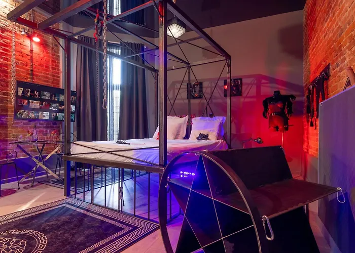 Bdsm New Grey 18 Apart Manufaktura Centrum Miasta Parking Bezplatny Bardzo Wygodne Lozko Ogromne Lustro Dla Doroslych Adults Only